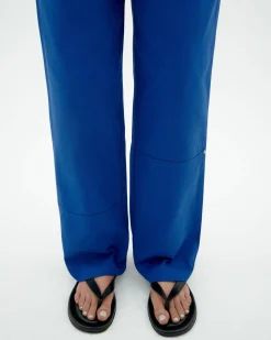 Blaue gerade Hose Perle